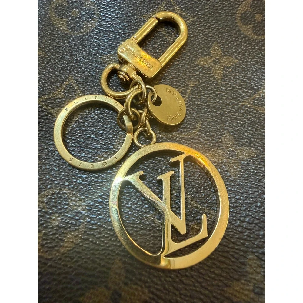 Louis Vuitton Circle Bag Charm Key Ring OS Gold Tone LV Circle M68000 Keychain